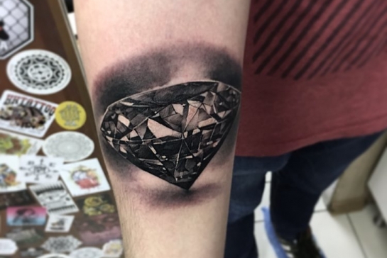 Татуировка бриллиант